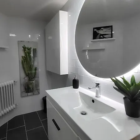 Vetusta Apartment *